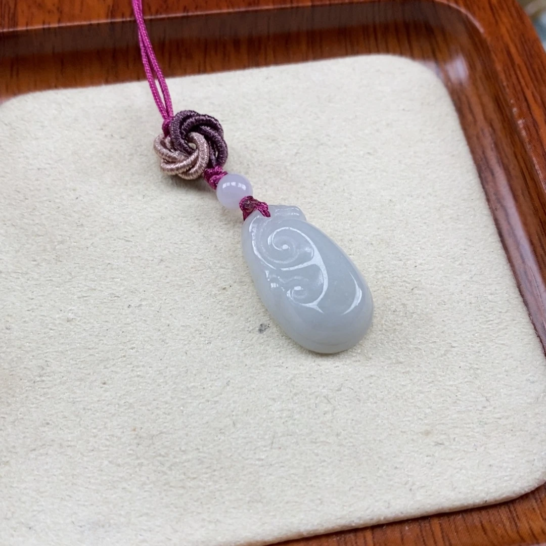 翡翠未镶嵌颈饰多人手机挂