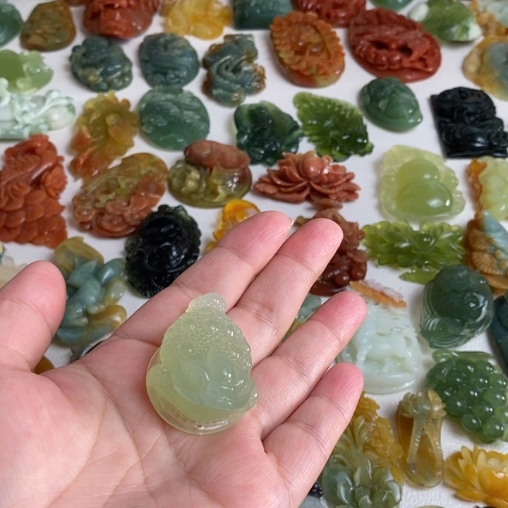 蛇纹石玉颈饰未镶嵌猫*猎