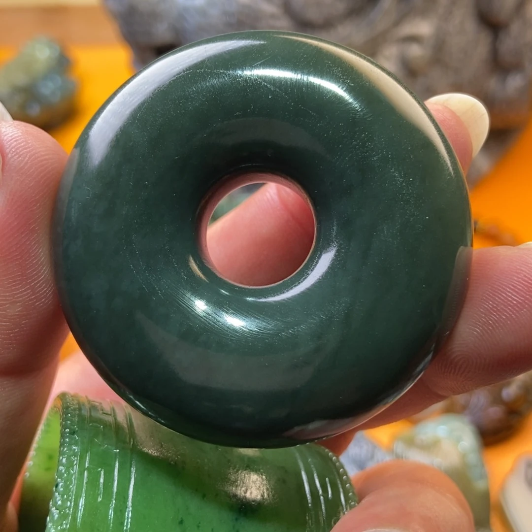 和田玉（糖玉）未镶嵌颈饰奥***慢