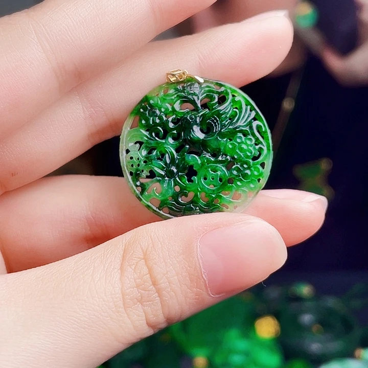 翡翠18K金镶嵌颈饰多样性