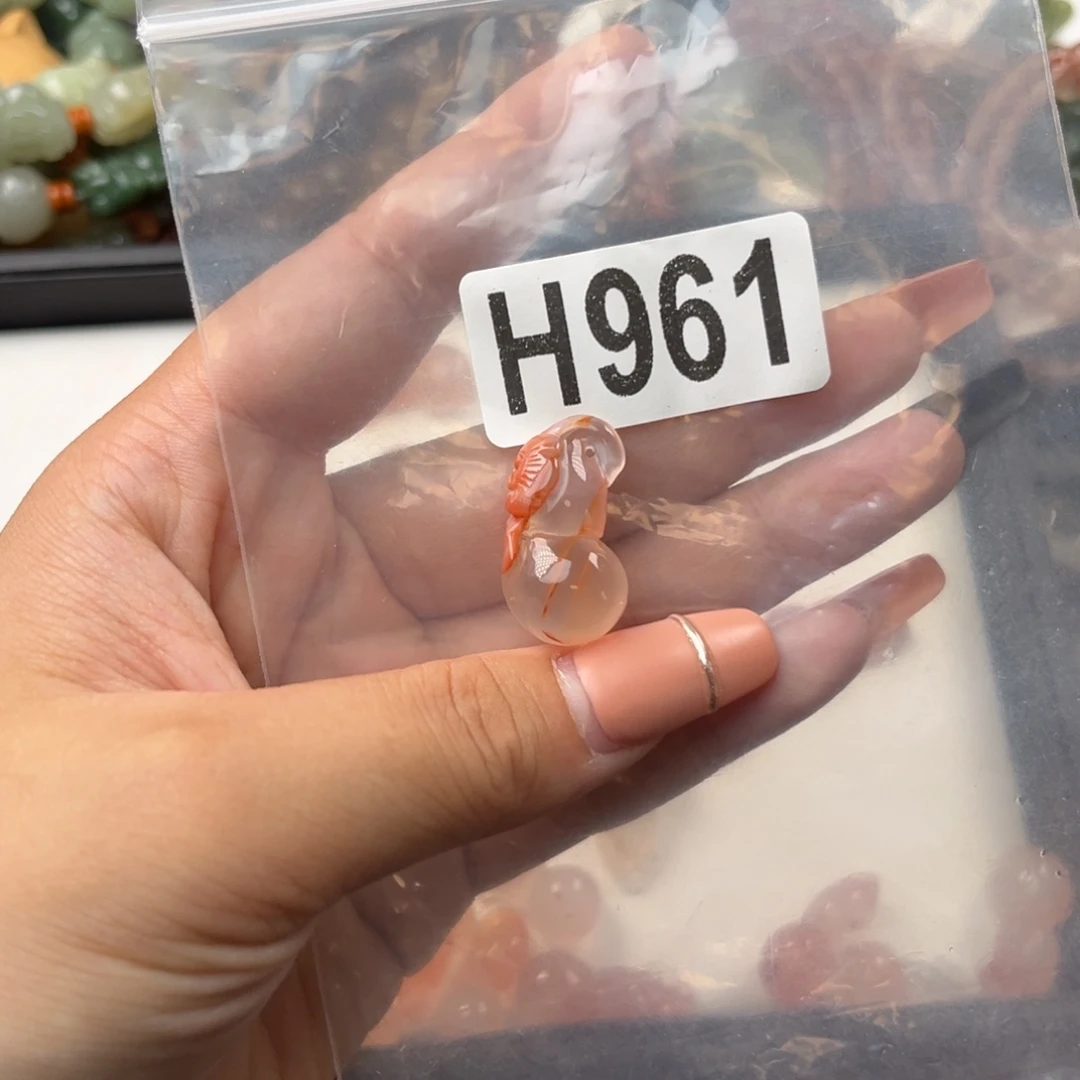 南红玛瑙未镶嵌珠宝奇石