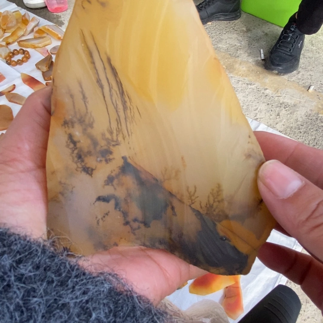 石英质玉（黄龙玉）合金颈饰