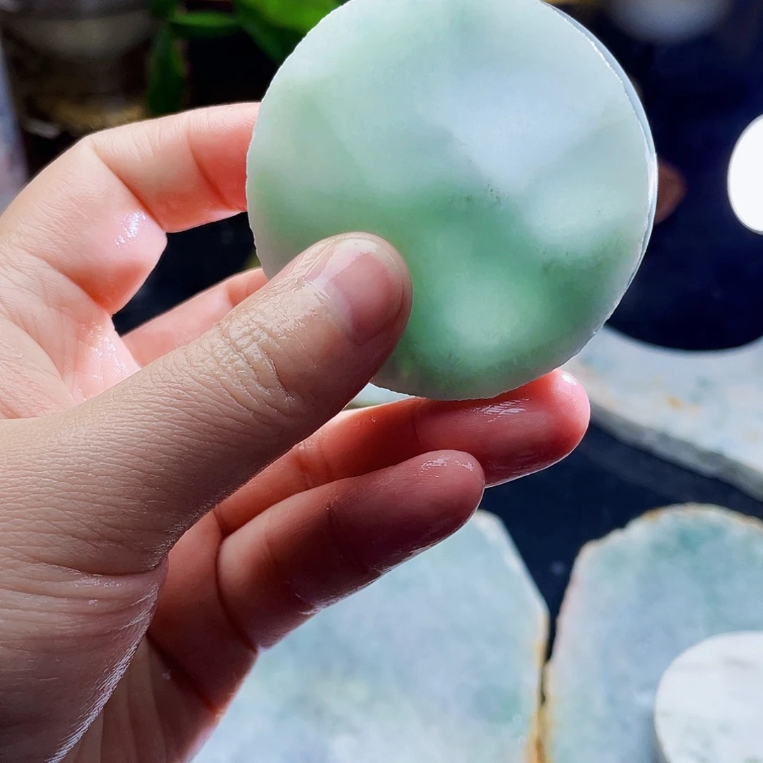 翡翠未镶嵌颈饰毛料6