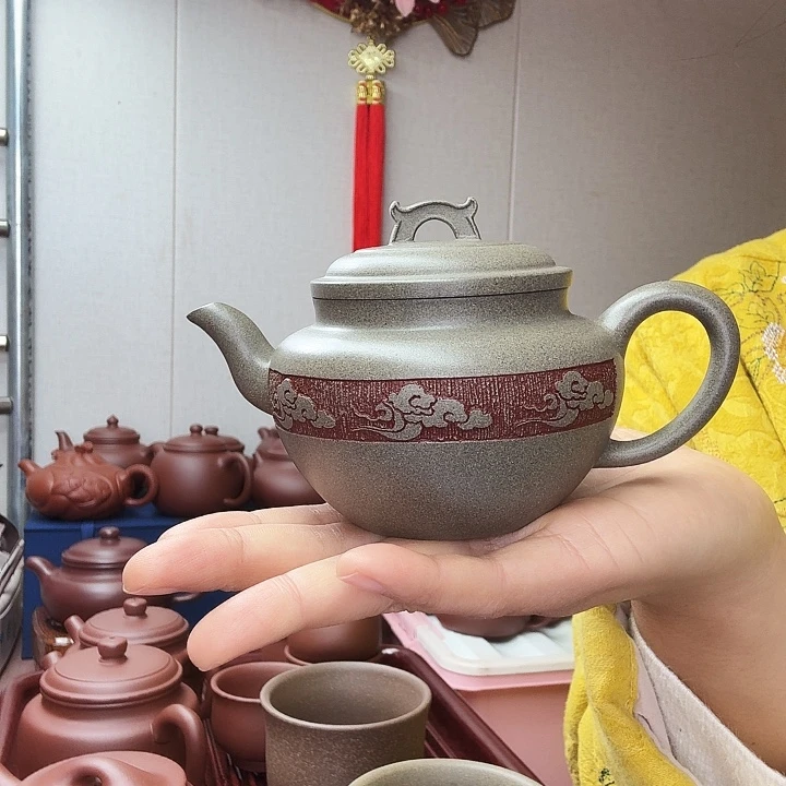 b***d茶壶紫砂文鼎半手刻绘，微瑕220，青段