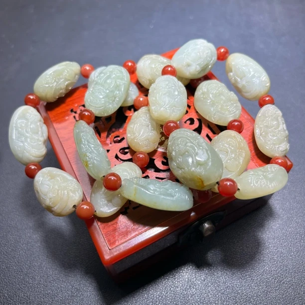 新疆和田玉 大尺寸财神 六颗 一物一证支持复检 拍一发一多样性发