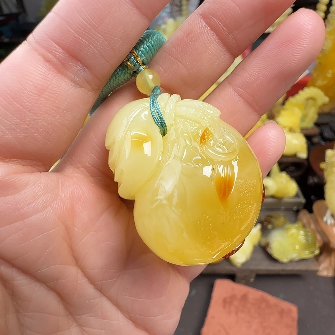 蜜蜡未镶嵌珠宝奇石