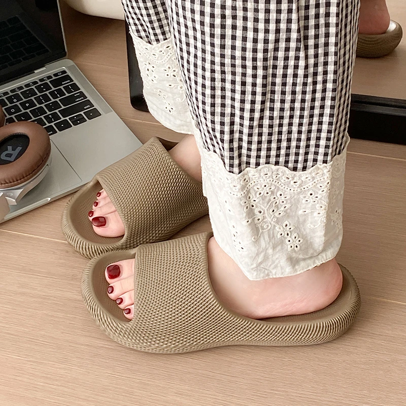 3D质感拖鞋情侣款室内居家防滑防臭eva踩屎感四季通用凉拖高级感