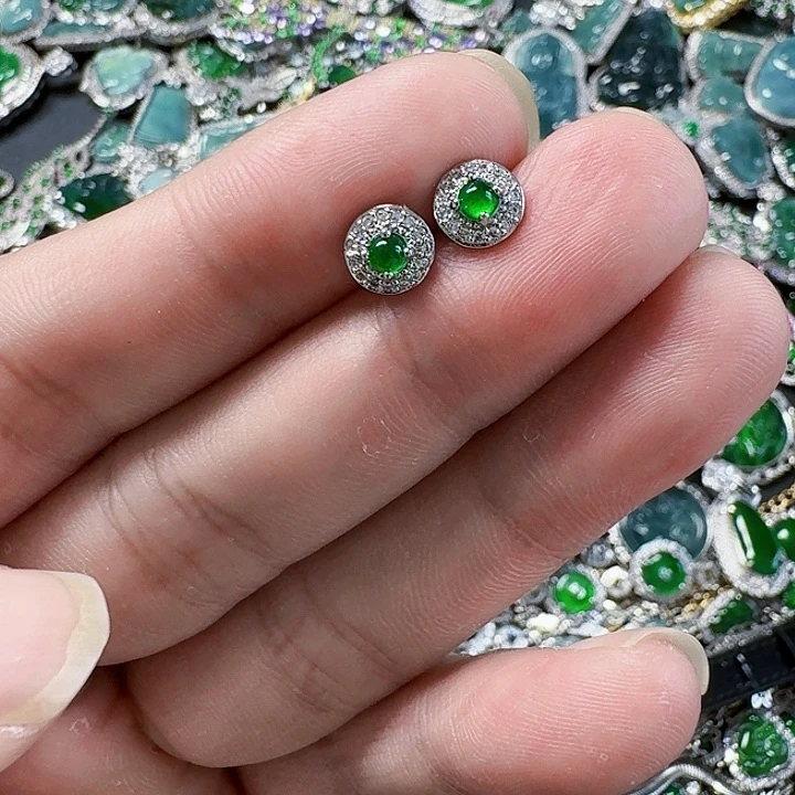 翡翠颈饰未镶嵌天然A货翡翠放漏