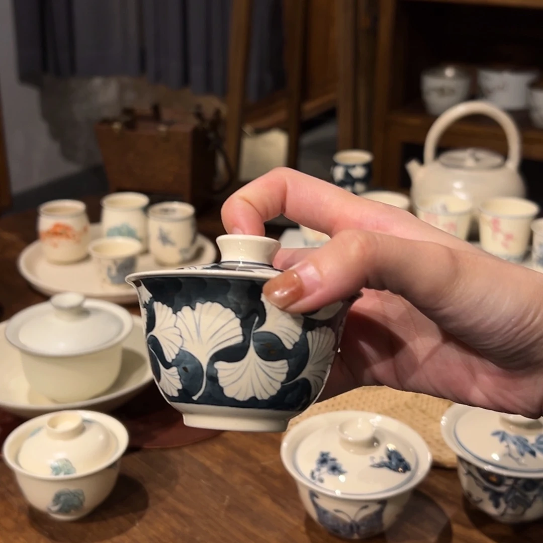 摆件陶瓷。      陶瓷。