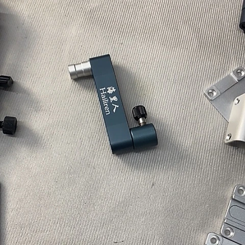 小连桥划痕枪色。