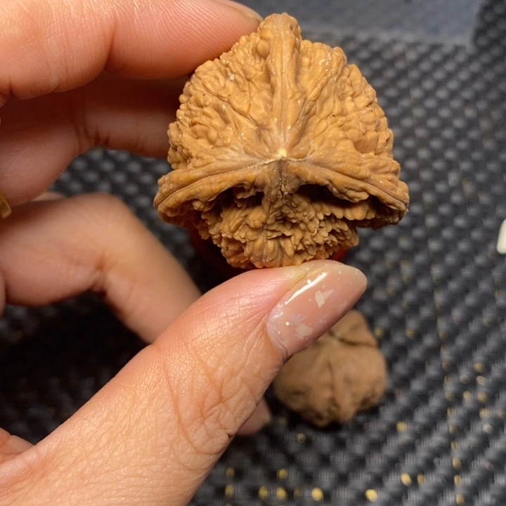 鸿***吊坠文玩核桃文玩核桃异形单只