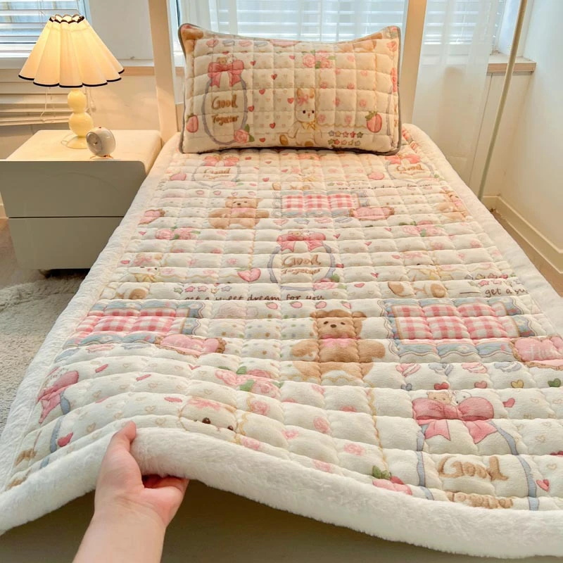A类母婴级超厚牛奶绒床垫家用榻榻米床盖宿舍单人折叠午睡垫