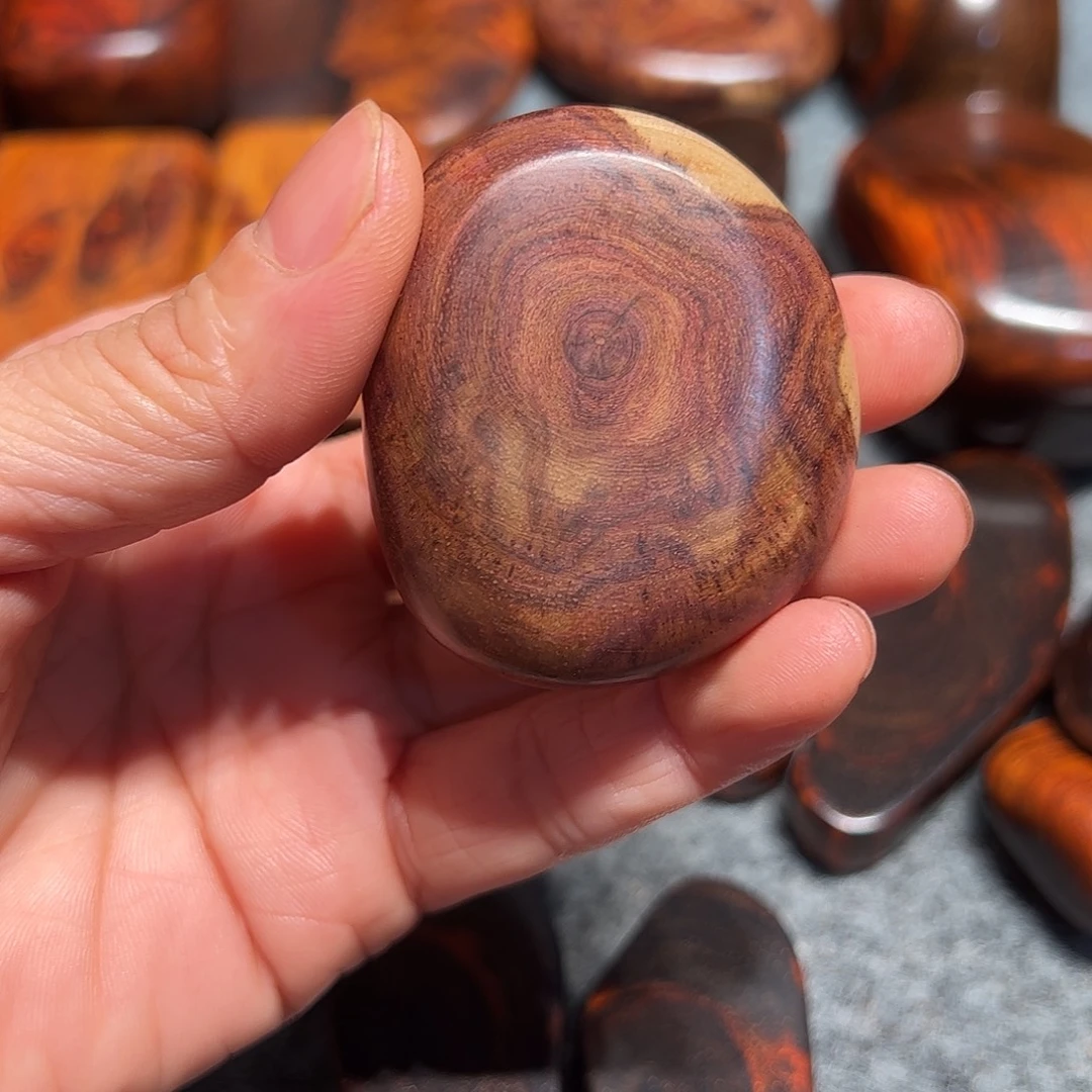 澪***点黄花梨/降香黄檀海南黄花梨