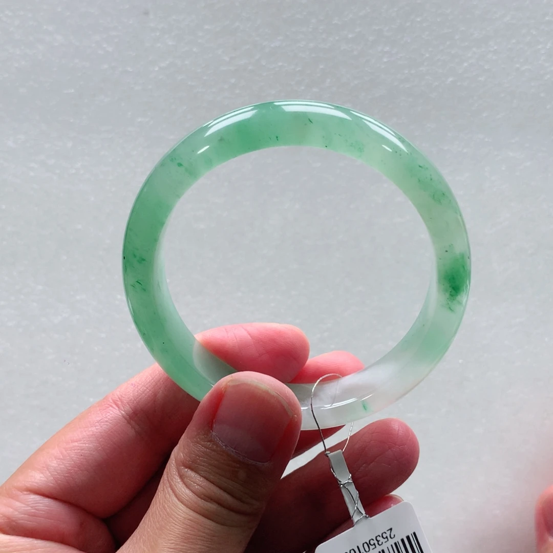 石英质玉未镶嵌手镯青青57-多人