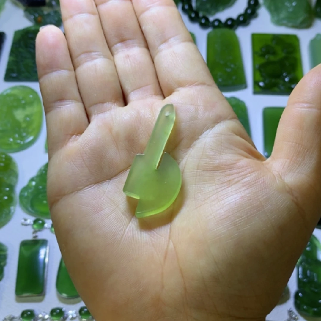 【闪购商品】未镶嵌蛇纹石玉颈饰