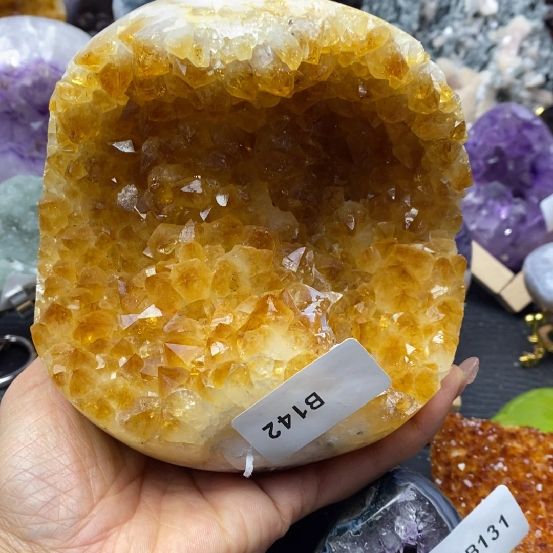 未镶嵌水晶大型摆件（非配饰）