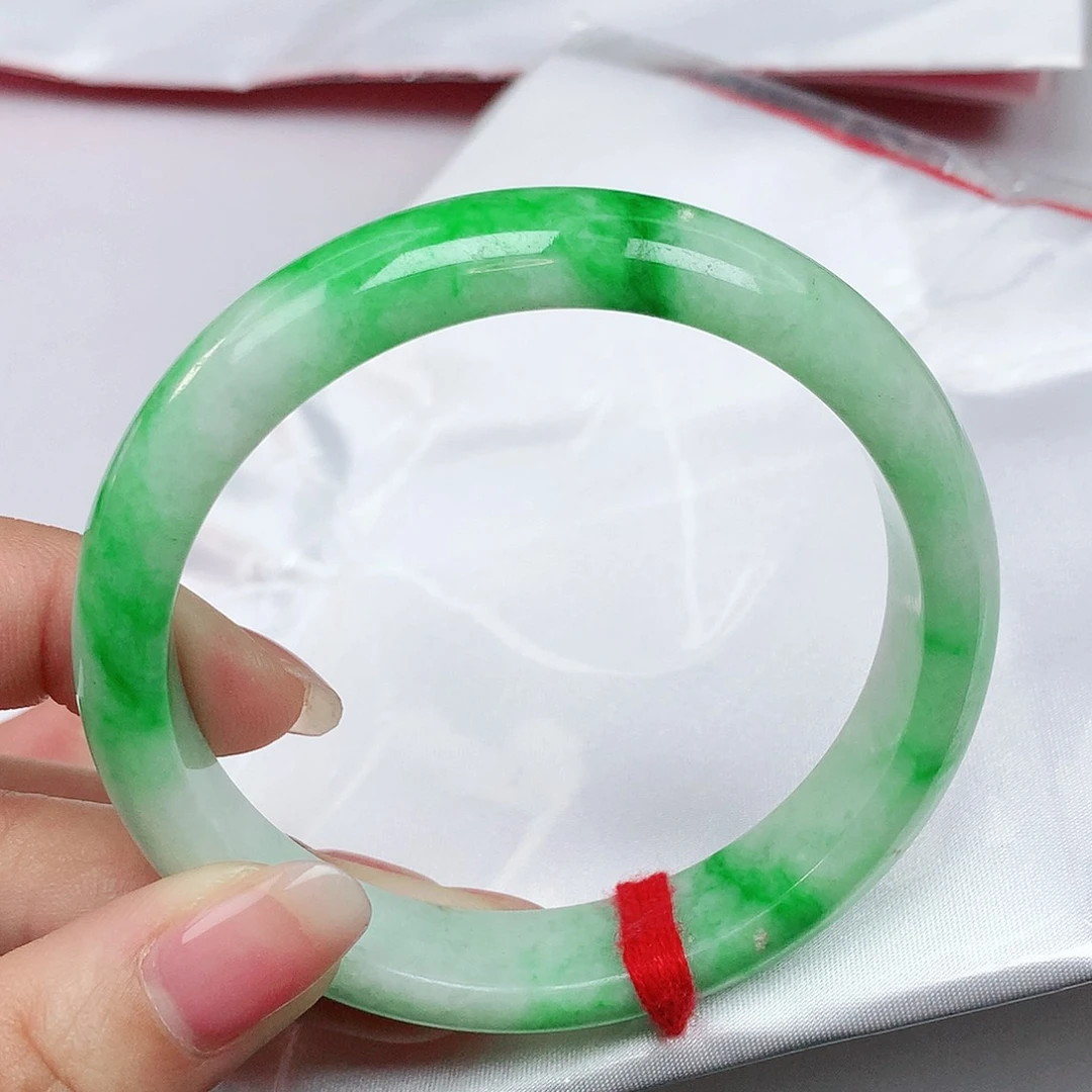 翡翠手镯未镶嵌60圈1977