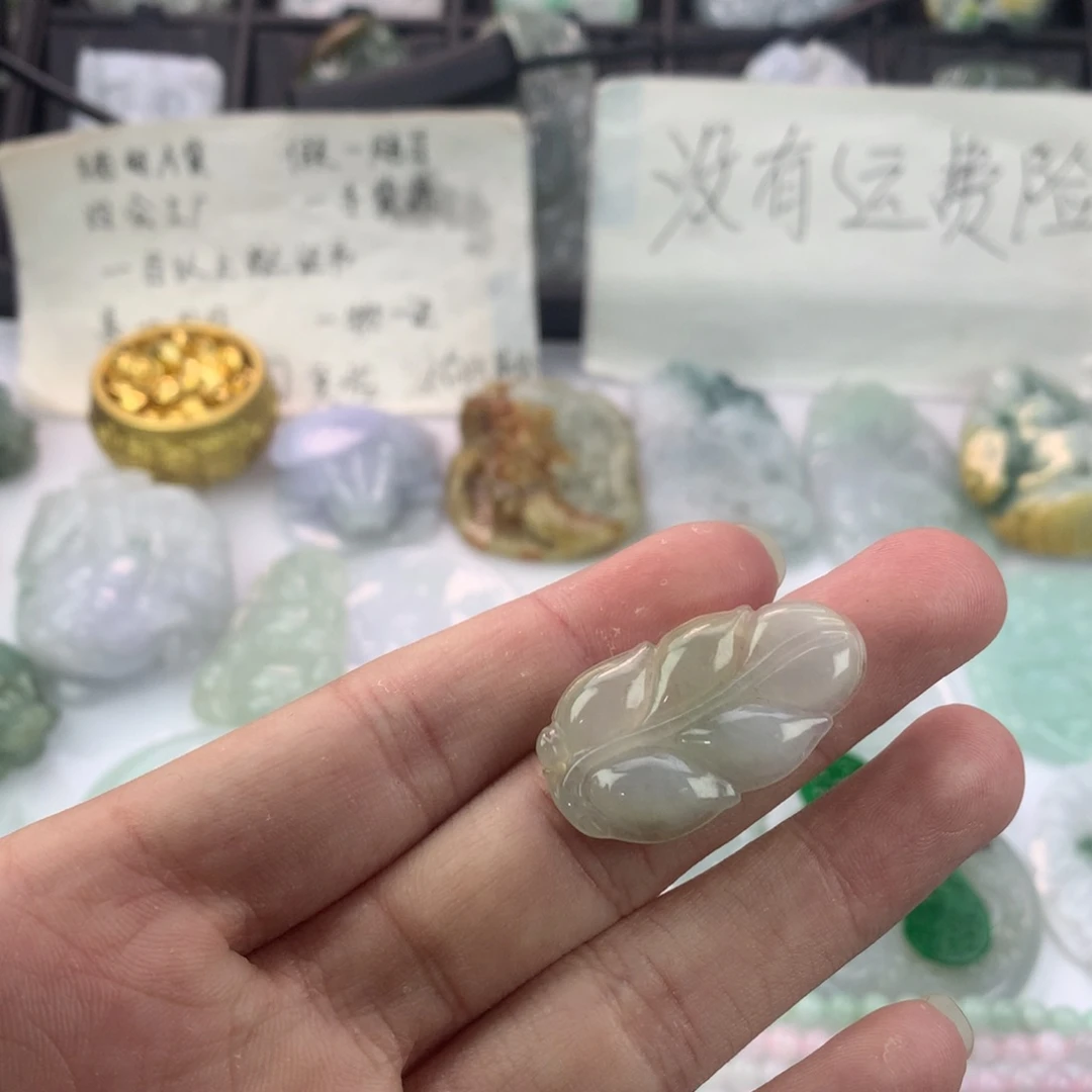 翡翠颈饰未镶嵌一