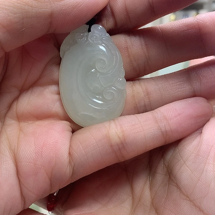 小***儿和田玉未镶嵌颈饰