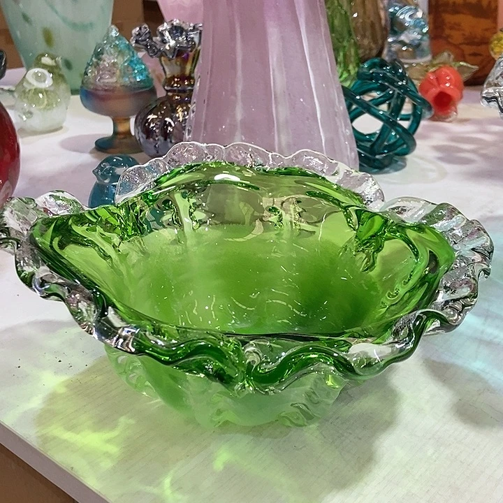琉璃花瓶高12厘米口径25