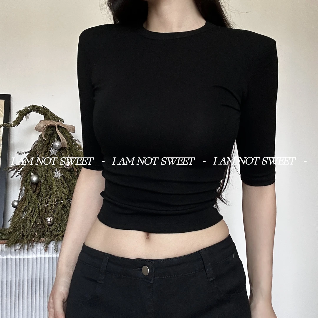 【花花不甜】小垫肩 人均直角肩五分袖辣妹基础风打底T恤