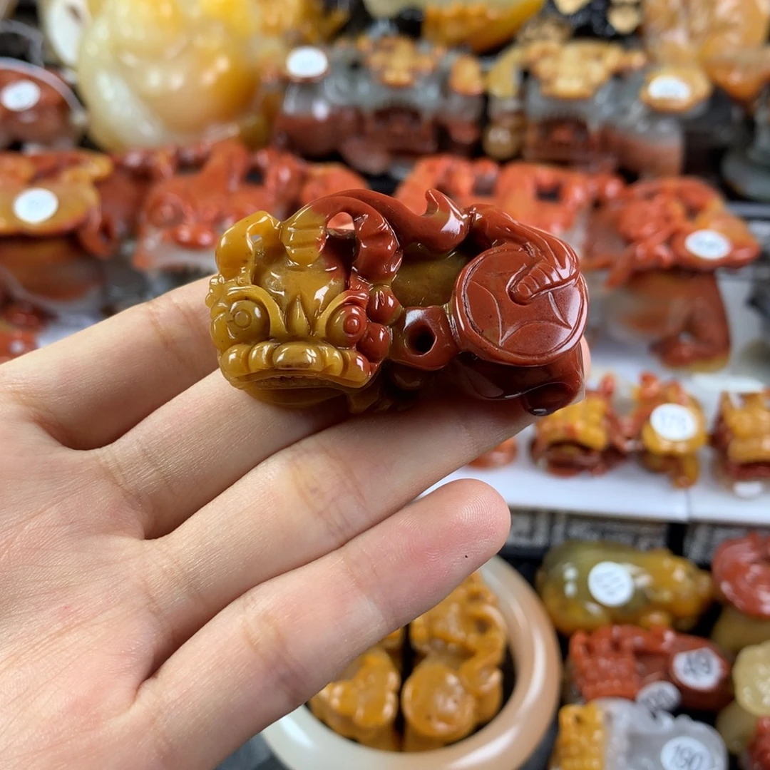 石英质玉（黄龙玉）未镶嵌挂件