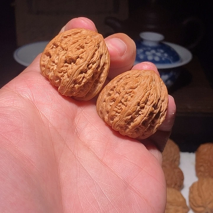 文玩核桃手把件密纹