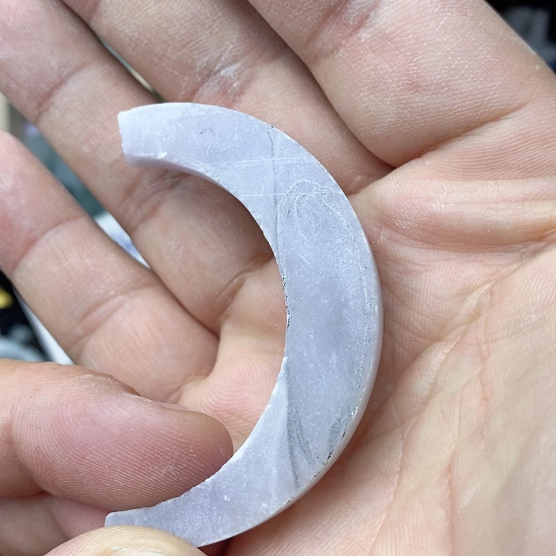 翡翠颈饰未镶嵌魏*斯好