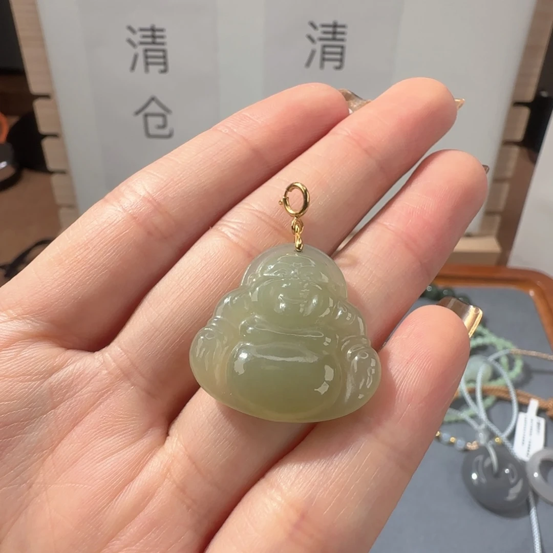 倾***雪和田玉未镶嵌颈饰