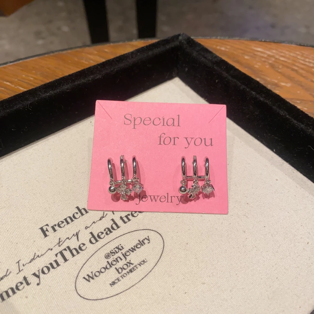 铜合金锆石耳饰 复古小众气质高级感冷淡耳环小巧百搭十字架耳钉