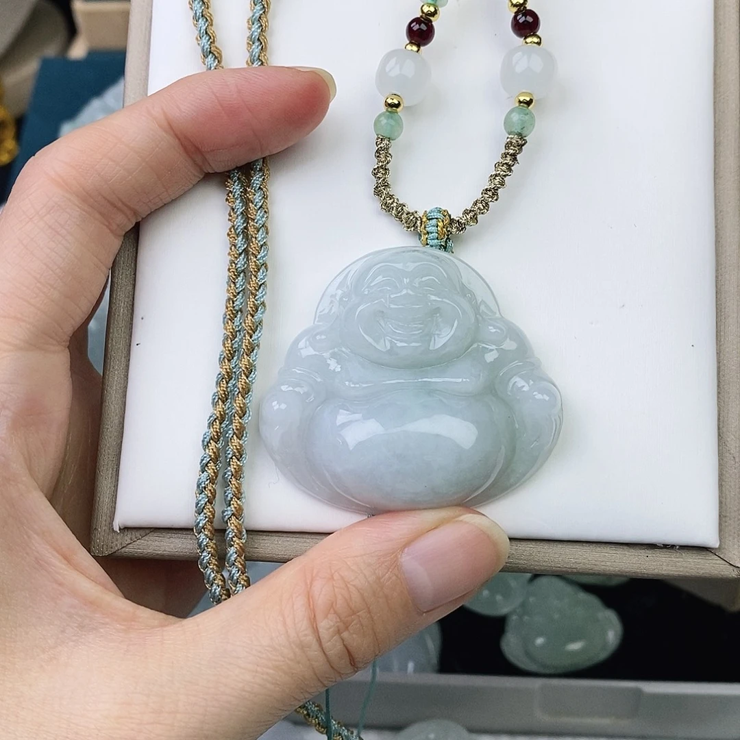 翡翠未镶嵌颈饰佛公