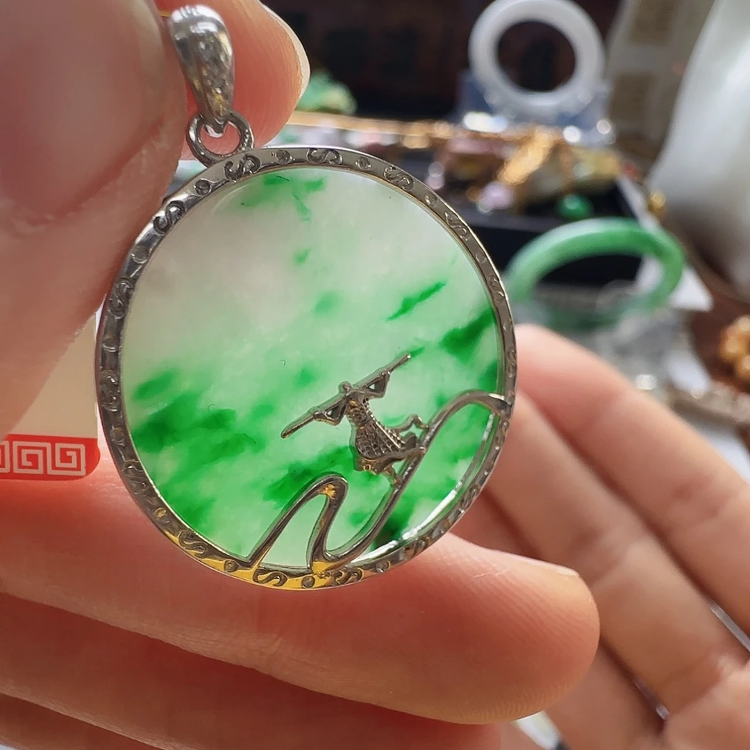 翡翠未镶嵌颈饰翡翠380