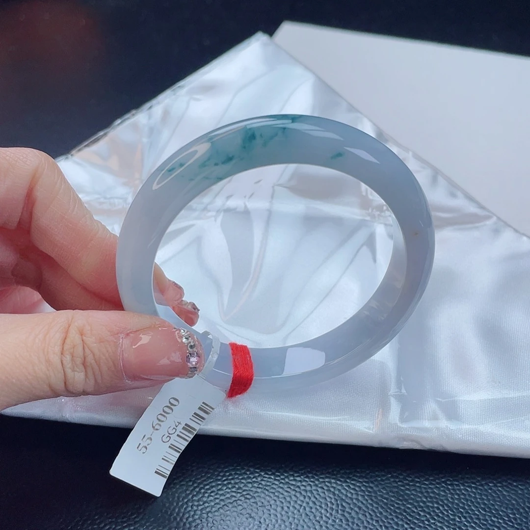 翡翠手镯未镶嵌翡翠