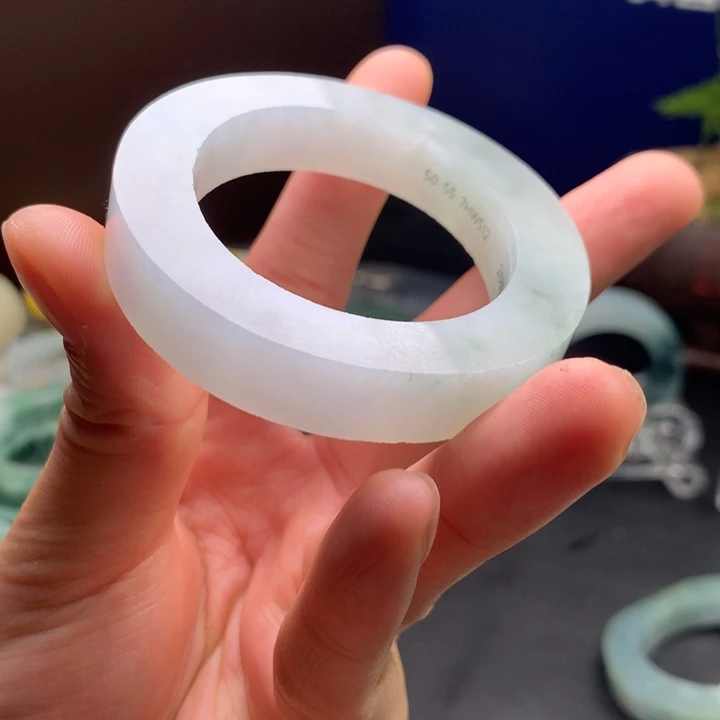 定制翡翠手镯不退不换未镶嵌