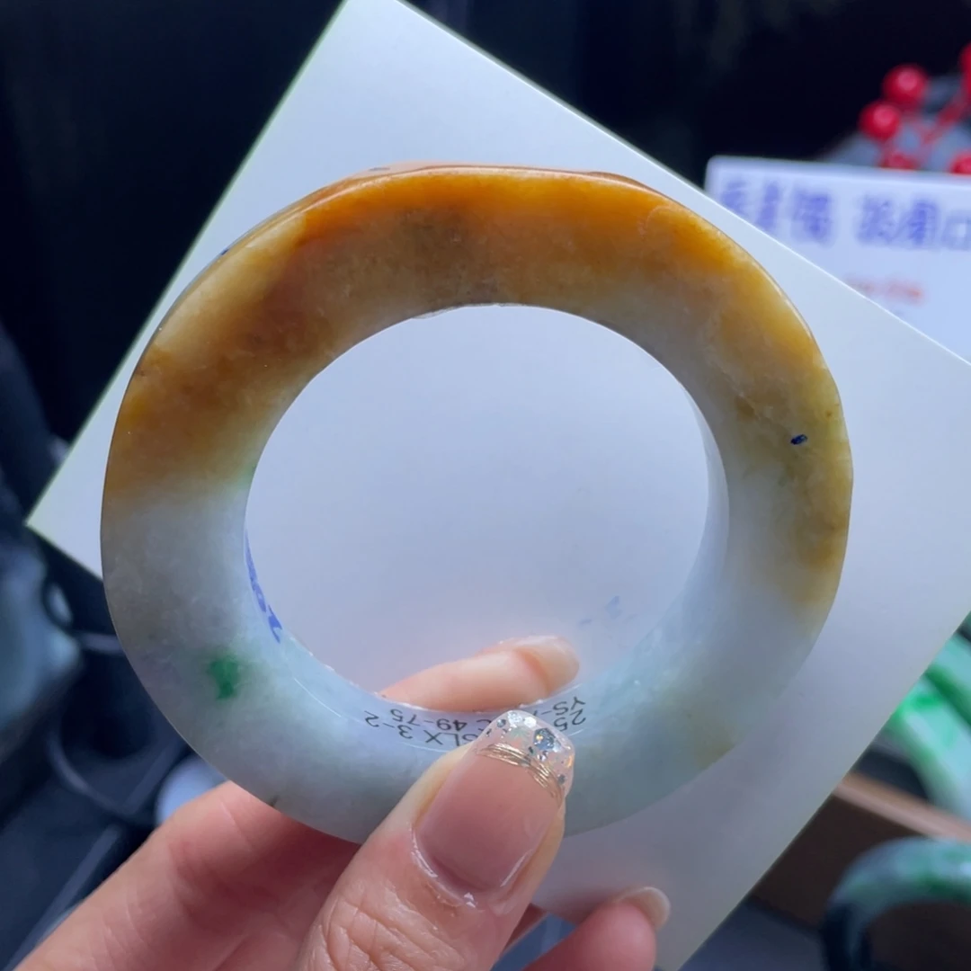 定制翡翠未镶嵌翡翠手镯