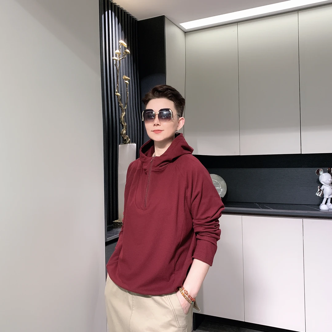 【六哥原创】2025潮流秋季休闲百搭减龄显瘦德绒半拉链套头连帽卫衣