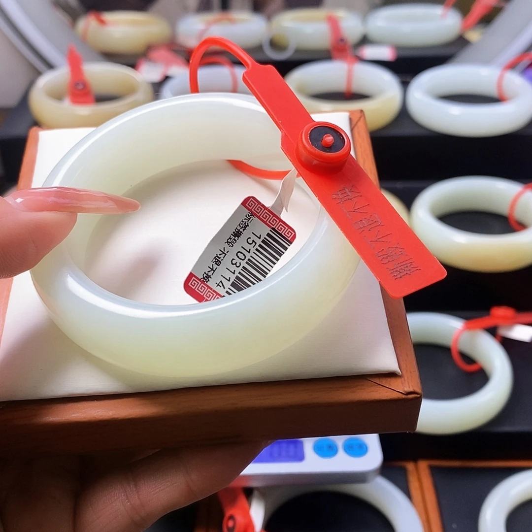 远***.和田玉未镶嵌手镯