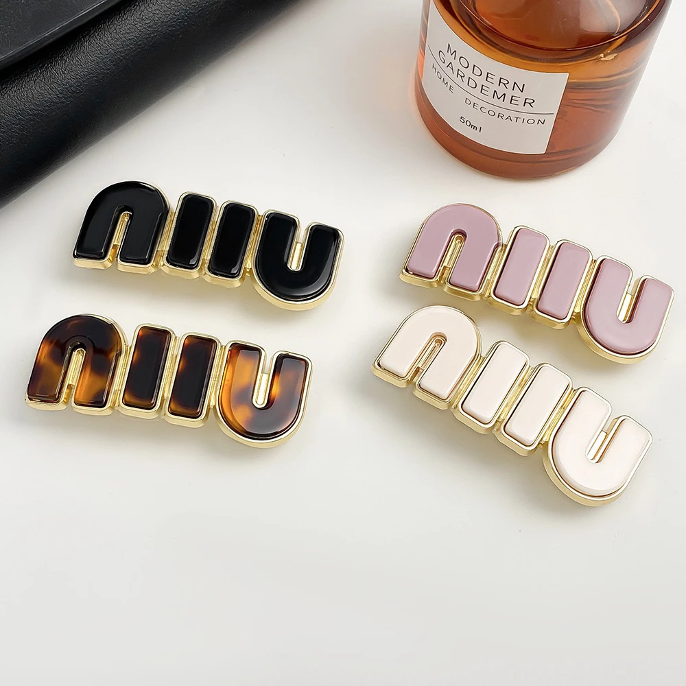 法式简约醋酸M字母发夹女高级感新韩系百搭弹簧夹侧边夹发卡发饰