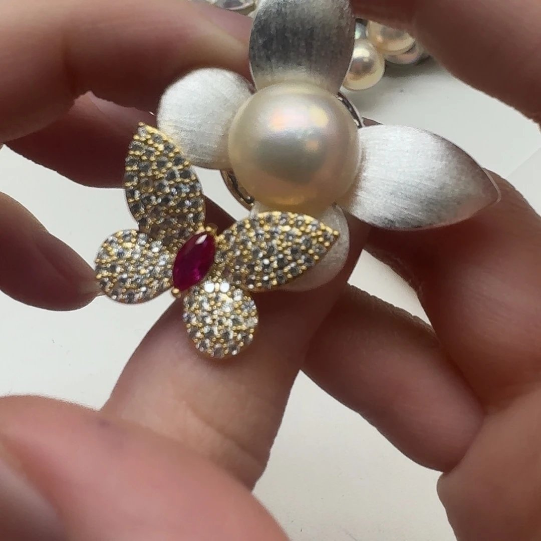 未镶嵌拼合珍珠（马贝珠）胸针