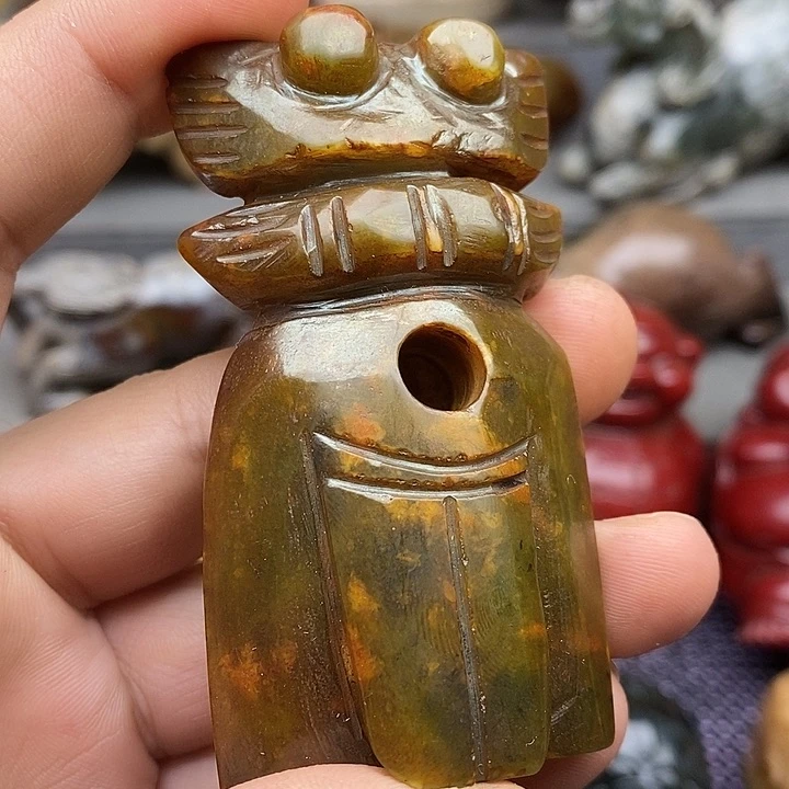 未镶嵌蛇纹石玉颈饰