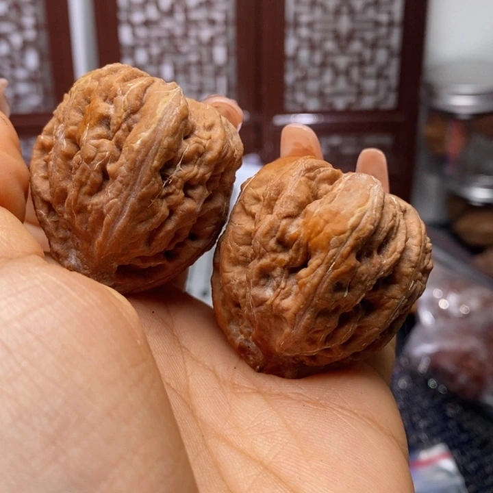 文玩核桃把件核桃310瑕疵有黄