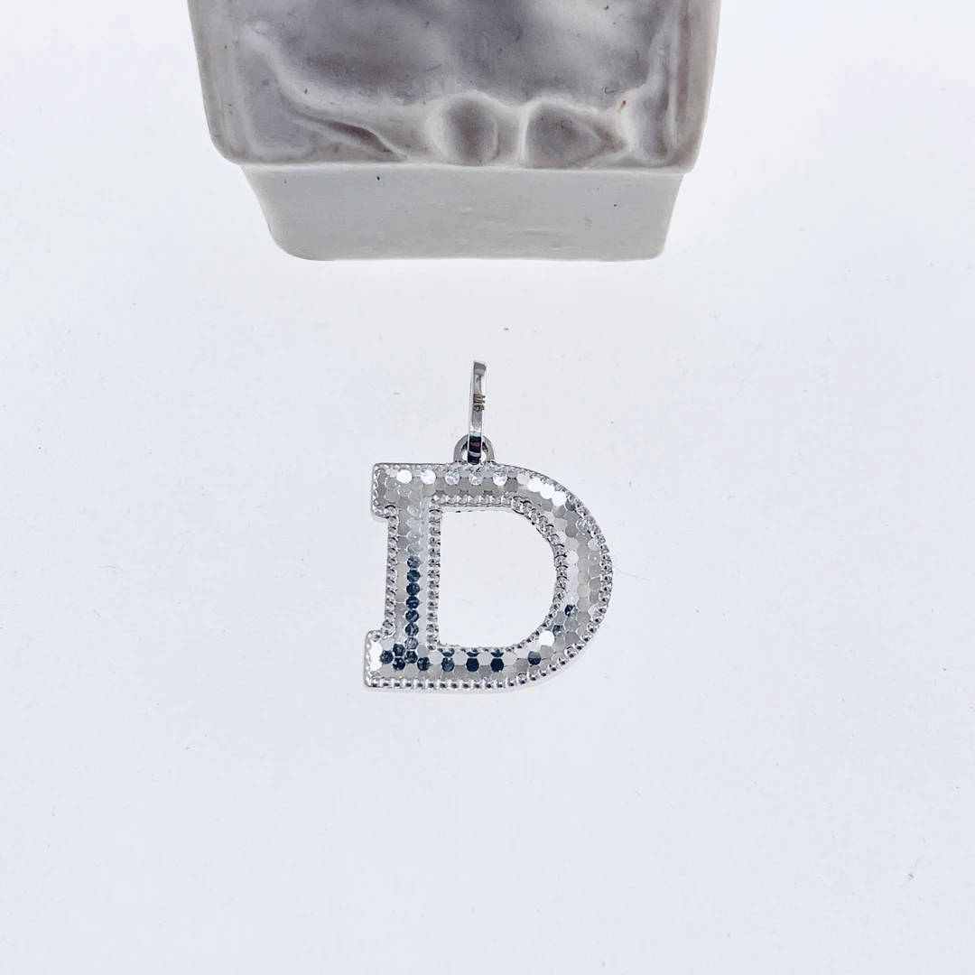 铂金Pt950碎碎冰字母 D 吊坠