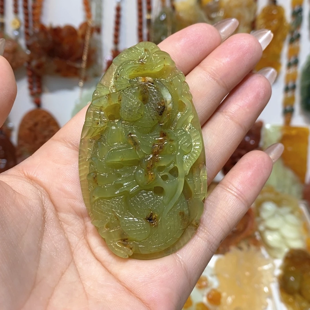 未镶嵌蛇纹石玉颈饰