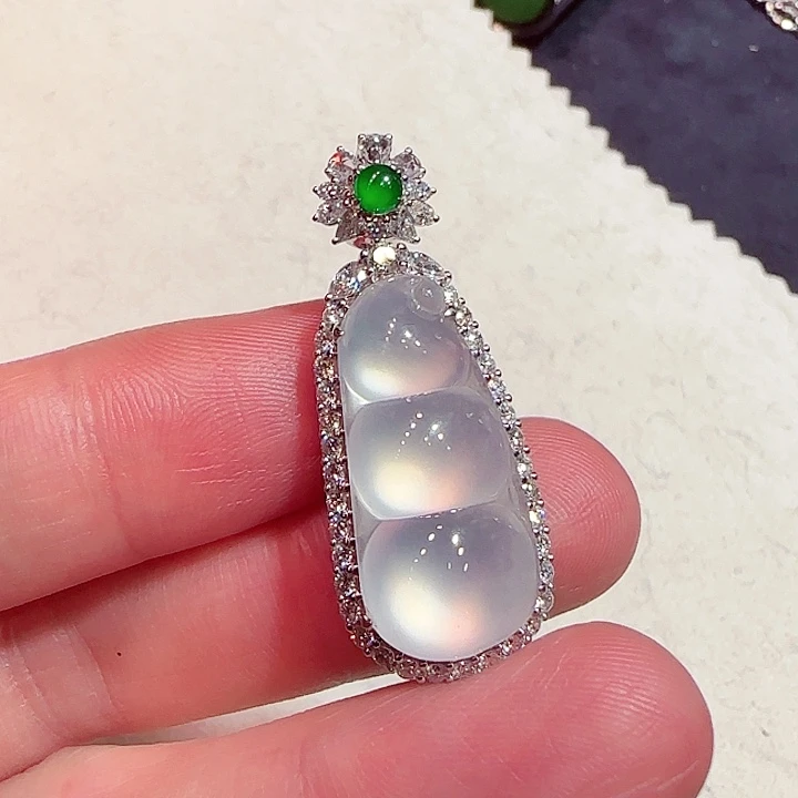 翡翠耳钉18K金镶嵌吊坠