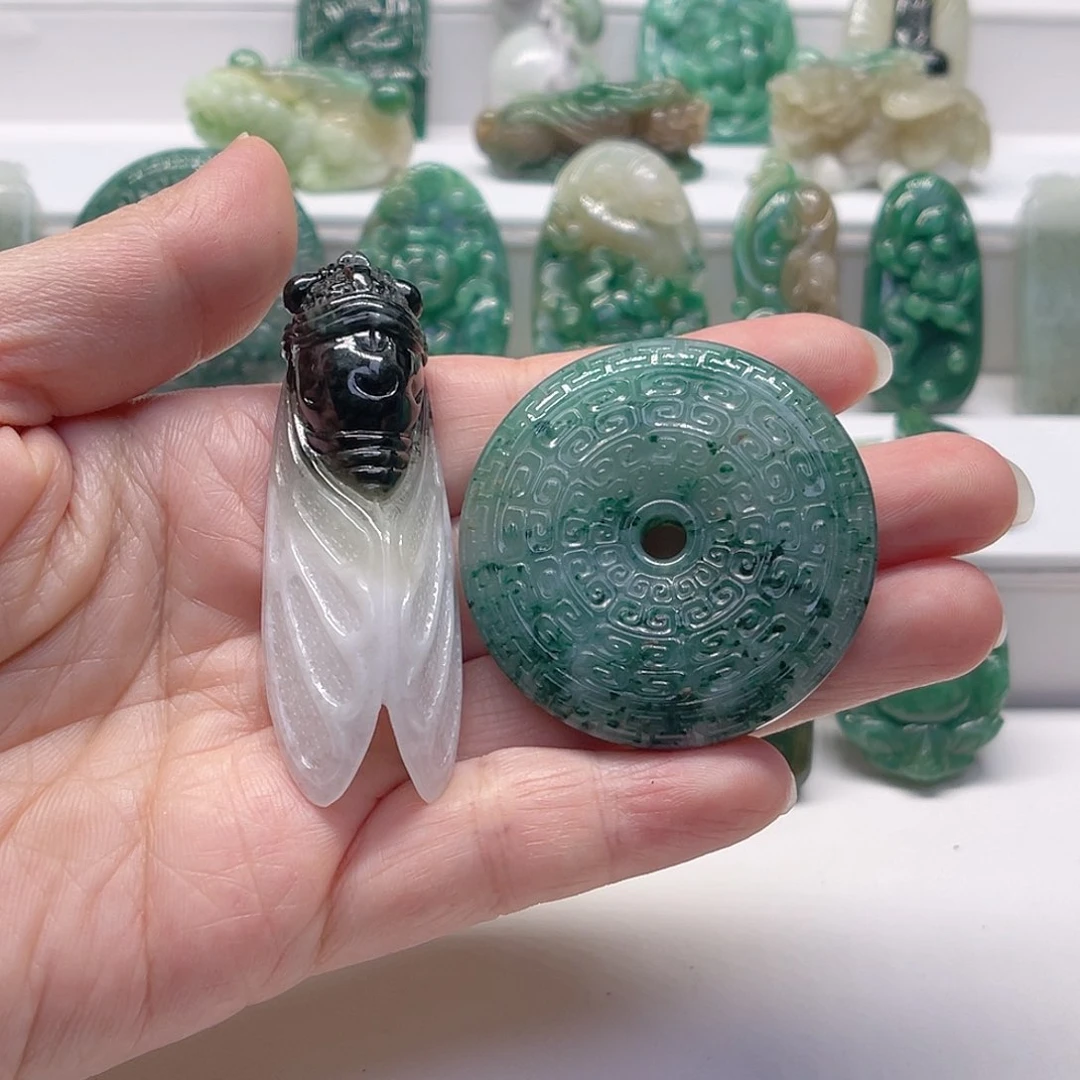 爱***德独山玉未镶嵌颈饰