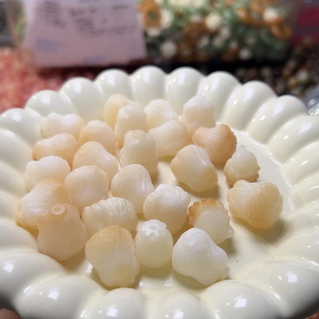 菩提根/象牙果吊坠卡19粉飘白菜5颗