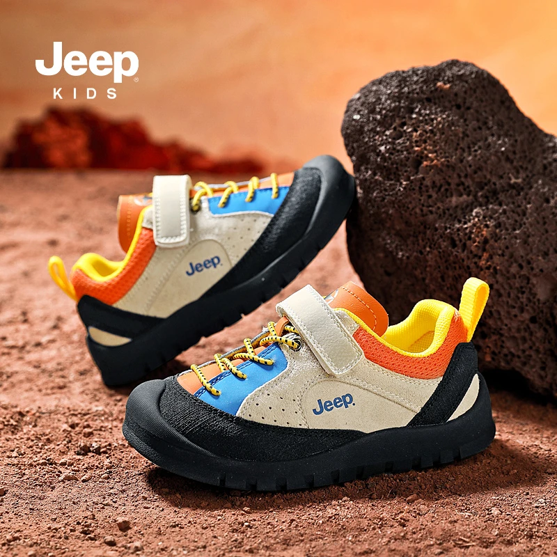 JEEP秋款儿童皮面软底鞋2025新款秋季户外男童运动鞋轻便防滑板鞋