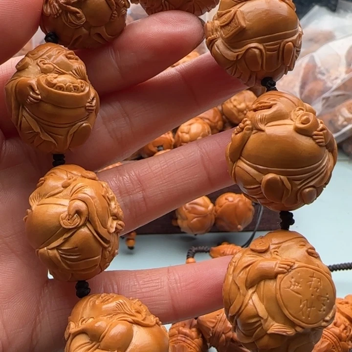 橄榄核手串雕刻工艺