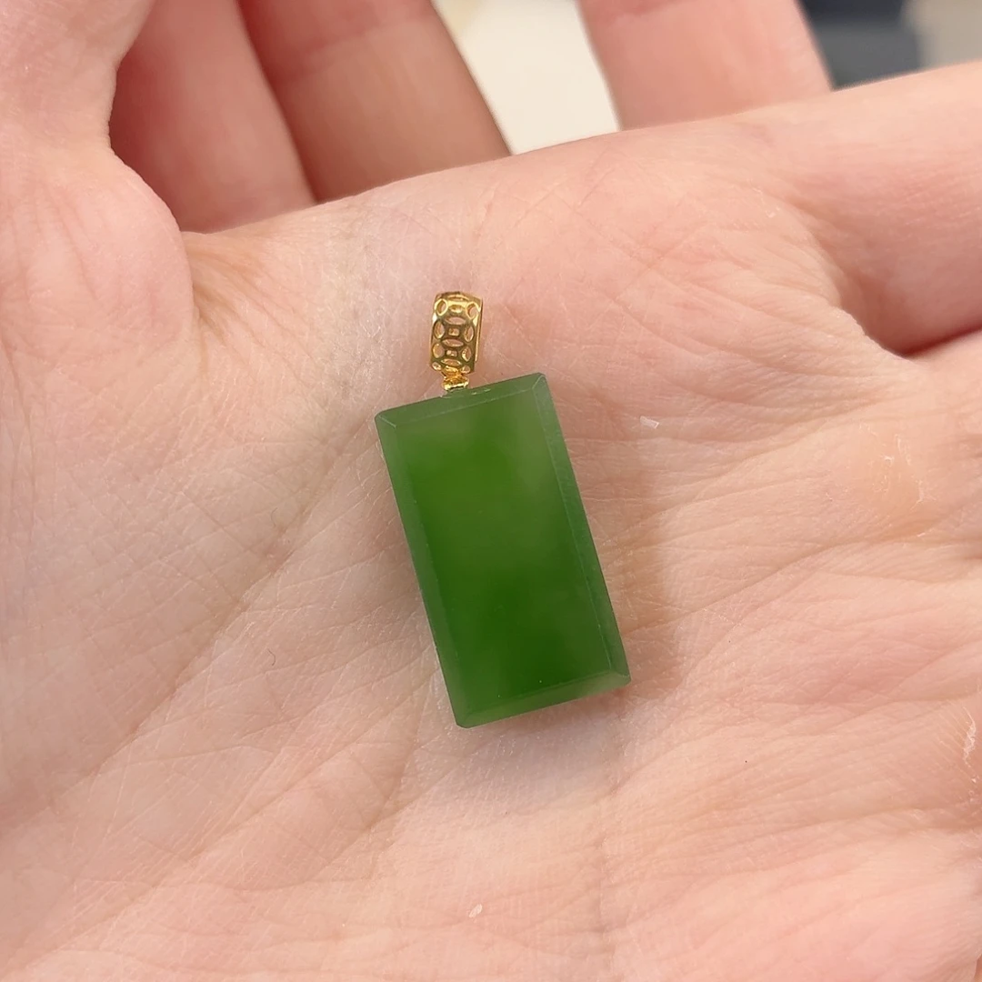 ****诺和田玉（碧玉）18K金镶嵌颈饰