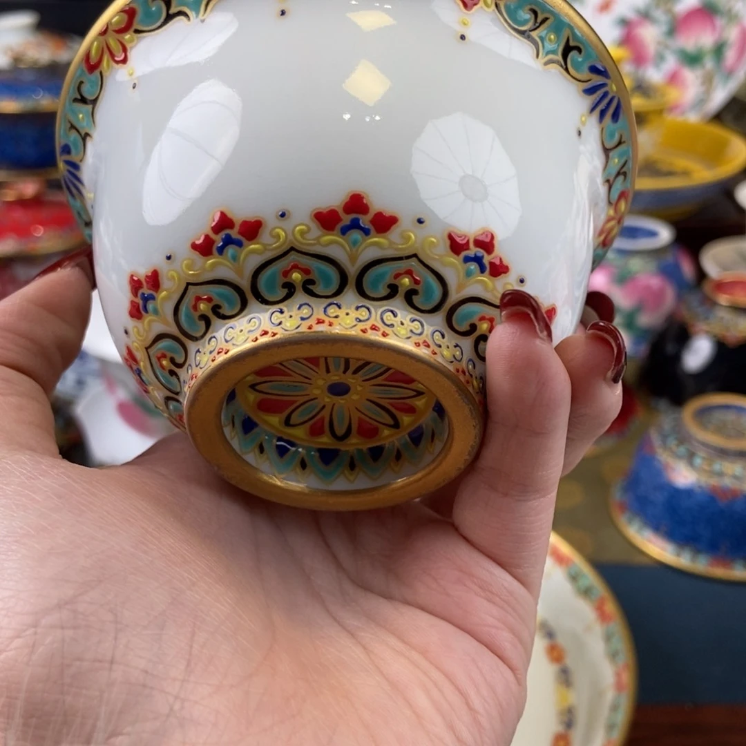 陶瓷艺术家的作品是一种